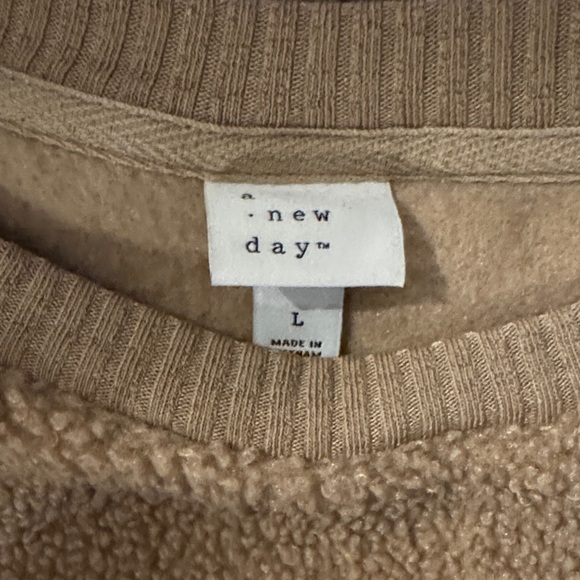 a new day cozy teddy bear sweatshirt - Picture 2 of 4